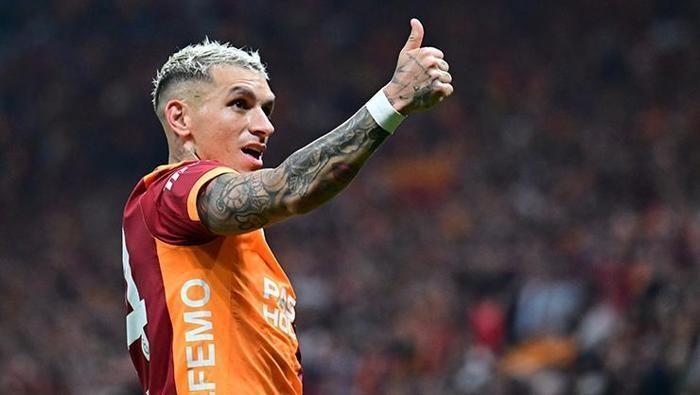 galatasarayli futbolculardan sampiyonluk sozleri diyecek bir sey bulamiyorum rams parkta inanilmaz cosku 6