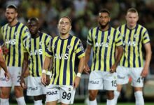 hem fenerbahceden ayrildi hem de ulkeden ayrildi sessiz sedasiz gitti 8KXClOis