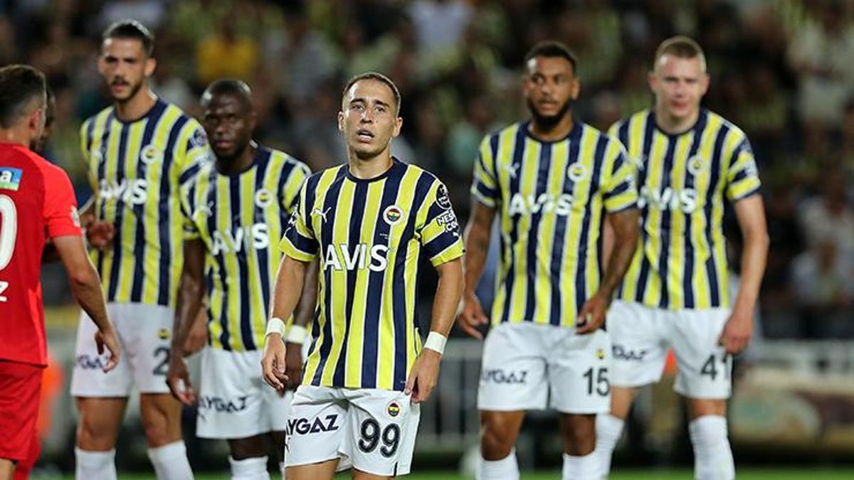hem fenerbahceden ayrildi hem de ulkeden ayrildi sessiz sedasiz gitti 8KXClOis