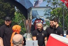 ilhan mansiz uefa avrupa ligi kupasini bando kadrosu esliginde getirdi l3EeiNxQ
