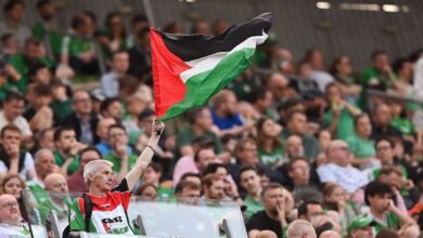 İrlandalı taraftarlardan tenis toplu protesto! 6 irlandali taraftarlardan tenis toplu protesto 5KkGInVI