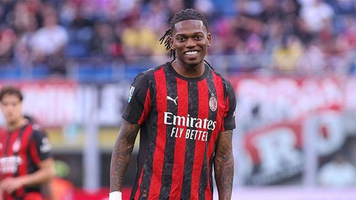 İsmi Fenerbahçe'yle anılmıştı! Rafael Leao geleceği için kararını verdi 3 ismi fenerbahceyle anilmisti rafael leao gelecegi icin kararini verdi 1 VQP2XTX1