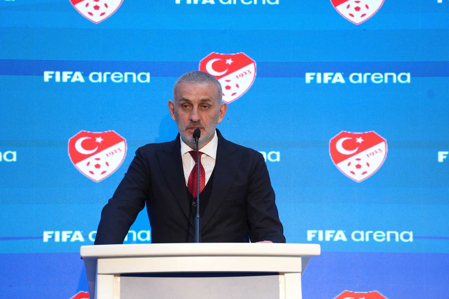 iste aziz yildirimin 1 numarali hoca adayi fenerbahcede surpriz gelisme 5