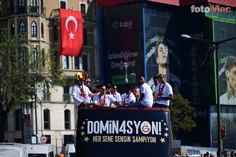 iste galatasarayin otobus seyahatinden cok ozel kareler 15 i86AiIDA