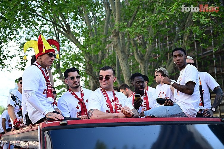 iste galatasarayin otobus seyahatinden cok ozel kareler 21 RjOrmLWU