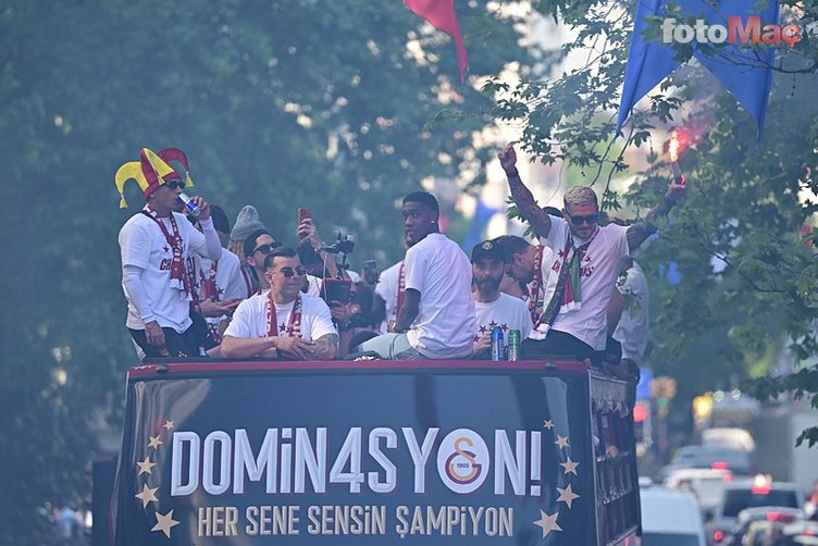 iste galatasarayin otobus seyahatinden cok ozel kareler 25