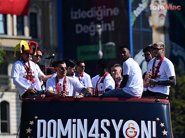 iste galatasarayin otobus seyahatinden cok ozel kareler 26 het5jyEU