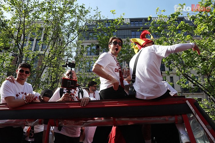 iste galatasarayin otobus seyahatinden cok ozel kareler 48 GghfX1jQ