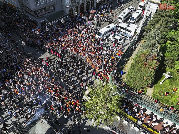 iste galatasarayin otobus seyahatinden cok ozel kareler 8 3PecEZ1L