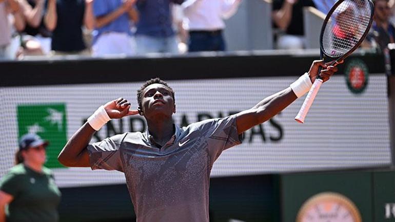 Jannik Sinner'den Roland Garros'a erken veda! 2-0 öndeydi, başı döndü, midesi bulandı... 3 jannik sinnerden roland garrosa erken veda 2 0 ondeydi basi dondu midesi bulandi 1 pbM9ynXY