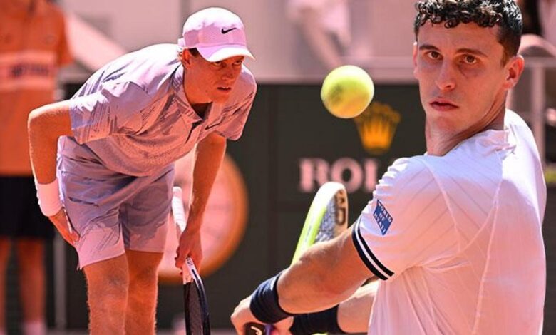 Jannik Sinner'den Roland Garros'a erken veda! 2-0 öndeydi, başı döndü, midesi bulandı... 1 jannik sinnerden roland garrosa erken veda 2 0 ondeydi basi dondu midesi bulandi qFBSYTdn