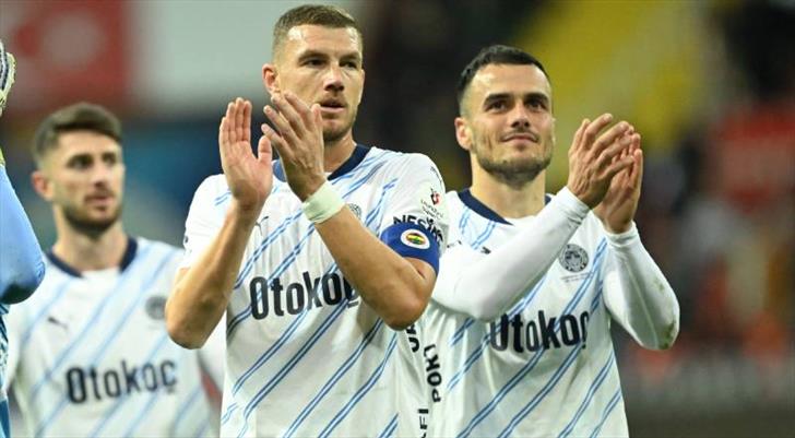 ligin yeni ekibi eski fenerbahceliyi transfer ediyor cKl82mkI