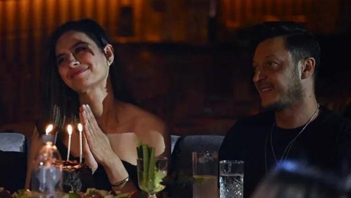 Mesut Özil'den manalı hareket: 50 kurban bağışladı 5 mesut ozilden manali hareket 50 kurban bagisladi 3 SSk198nE