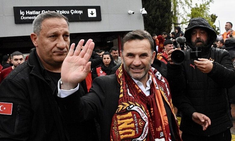 Okan Buruk'tan tarihi bir ilk! Hem futbolcu hem de teknik yönetici olarak... 1 okan buruktan tarihi bir ilk hem futbolcu hem de teknik yonetici olarak XxbuzBcN