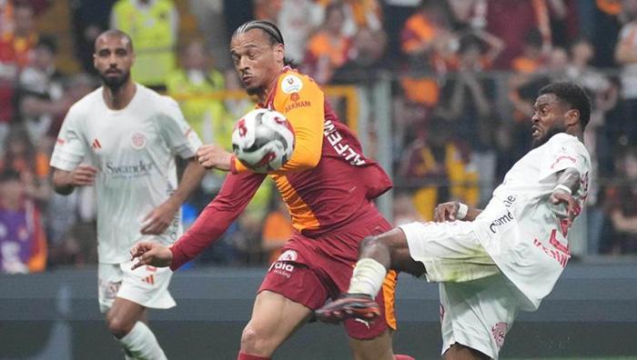 Okan Buruk'un Leroy Sane atağı Almanların dikkatinden kaçmadı! Devre ortasında oyundan alındı: Bunun sembolik bir manası var 6 okan burukun leroy sane atagi almanlarin dikkatinden kacmadi devre ortasinda oyundan alindi bunun sembolik 6BC2Ld1e