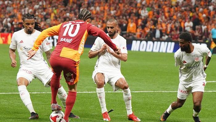 Okan Buruk'un Leroy Sane atağı Almanların dikkatinden kaçmadı! Devre ortasında oyundan alındı: Bunun sembolik bir manası var 4 okan burukun leroy sane atagi almanlarin dikkatinden kacmadi devre ortasinda oyundan alindi bunun sembolik swIUHDS5