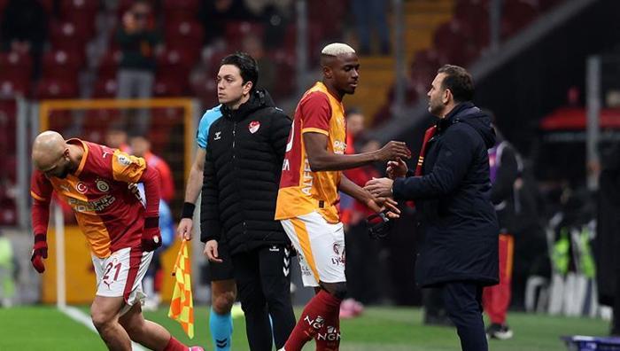 'Osimhen, Galatasaray'a istemeyerek transfer oldu' Patrice Evra'dan reaksiyon çekecek kelamlar: United harekete geçmeli 3 osimhen galatasaraya istemeyerek transfer oldu patrice evradan reaksiyon cekecek kelamlar united harekete gecmeli 1