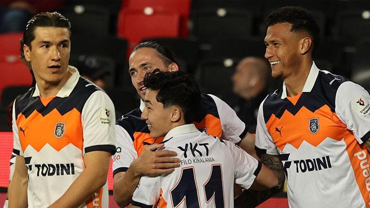 ozet basaksehir deplasmanda gaziantep fkyi devirdi donemi galibiyetle tamamladi gaziantep fk basaksehir hNg3JRwL