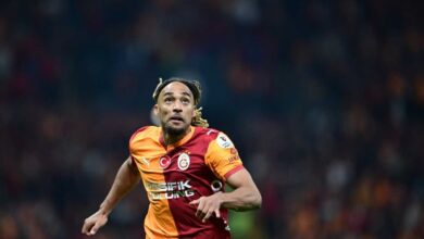 sacha boey galatasaray formasiyla 100 macina cikti DvNSpQNx