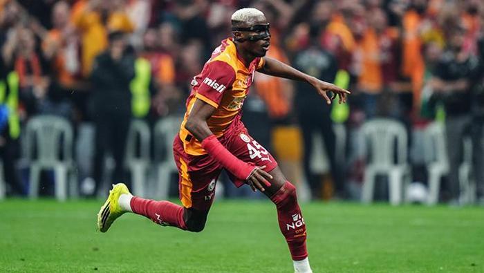 sampiyonluk sonrasi victor osimhenden gece yarisi fenerbahce gondermesi kutlama yapmayi bilmiyor 6 NEFpm9Ic