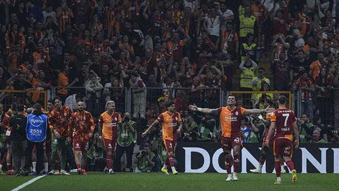 teknik yoneticiler bulent bolukbasi ve kenan kocaktan galatasaray antalyaspor macina teknik bakis zaferi getiren atilim sJOQL5XZ
