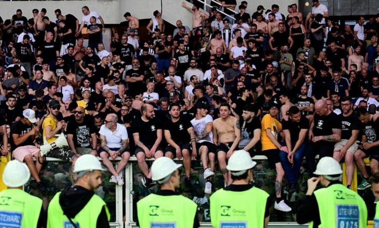 torino juventus derbisinde buyuk olay bir taraftar agir yaralandi d9a9IMtX