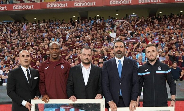 Trabzonspor’dan Visca ve Nwakaeme’ye veda plaketi 1 trabzonspordan visca ve nwakaemeye veda plaketi zsGTlnAg