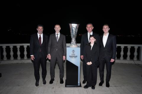 UEFA Avrupa Ligi Finali Gala Yemeği Düzenlendi 30 uefa avrupa ligi finali gala yemegi duzenlendi 28 q7KplZjE