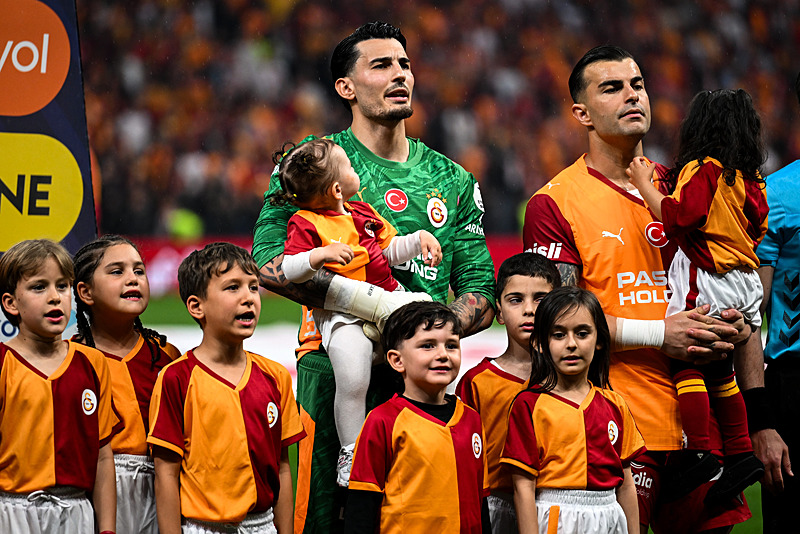 ugurcan cakira bay tarifesi iste ulusal kalecinin yeni maasi 0 WWUrv38O
