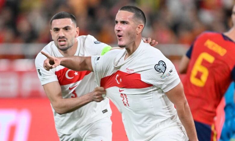 Ulusal futbolcumuz Deniz Gül Türk bayrağıyla sahnede! 1 ulusal futbolcumuz deniz gul turk bayragiyla sahnede kDHsGdAE
