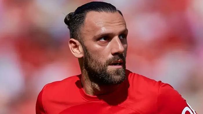 ve galatasaray transfer bombasini patlatiyor vedat muriqi listeye girdi okan buruk gorusme bile yapti OqsMpC8r