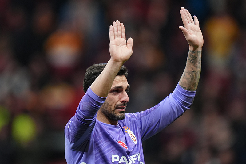Ve Galatasaray'da ayrılık gerçekleşiyor! Süper Lig grubuna transfer oluyor 9 ve galatasarayda ayrilik gerceklesiyor super lig grubuna transfer oluyor 7 fQCwQ1Ah