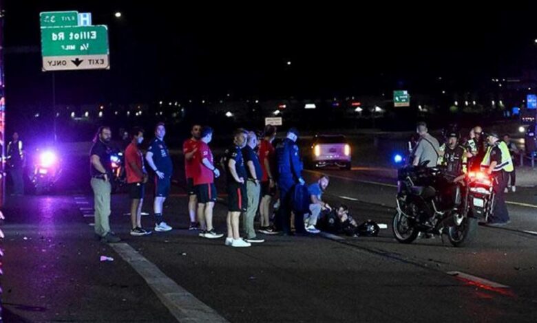 A Ulusal Grup, ABD'de otoyolun ortasında otobüsten indi! Korkutan anlar... 1 a ulusal grup abdde otoyolun ortasinda otobusten indi korkutan anlar zpxk9LAb
