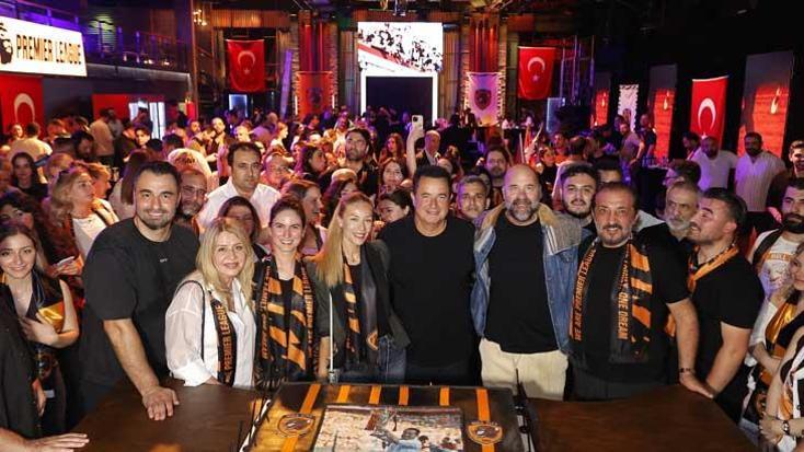 Acun Ilıcalı, Acunmedya ailesiyle Premier Lig muvaffakiyetini kutladı 2 acun ilicali acunmedya ailesiyle premier lig muvaffakiyetini kutladi 0 ABTKs6KC