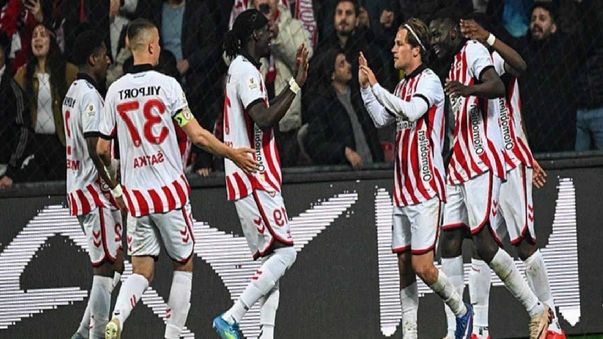 AEK ile hazırlık maçı 12 aek ile hazirlik maci lCLWAYVN