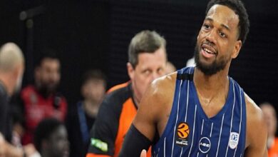 Anadolu Efes, ABD'li basketbolcu Jordan Loyd ile mukavele yeniledi 5 anadolu efes abdli basketbolcu jordan loyd ile mukavele yeniledi dl2mfq44
