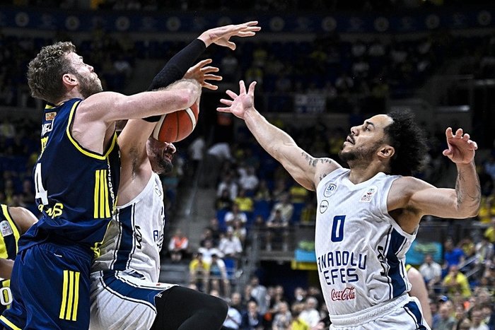 Anadolu Efes-Fenerbahçe Beko CANLI İZLE | Maç ne vakit, saat kaçta, hangi kanalda? 3 anadolu efes fenerbahce beko canli izle mac ne vakit saat kacta hangi kanalda 1 dzwWq9w2