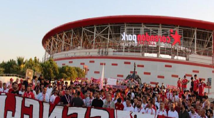 Antalyaspor'un yeni yönetimi taraftarla yürüyüş gerçekleştirdi 1 antalyasporun yeni yonetimi taraftarla yuruyus gerceklestirdi H7UPNMUW