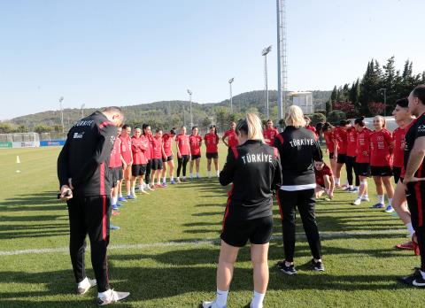 bayan a ulusal kadromuz kirlanda ve malta maclarinin hazirliklarina devam etti 1 Iew2nTy8