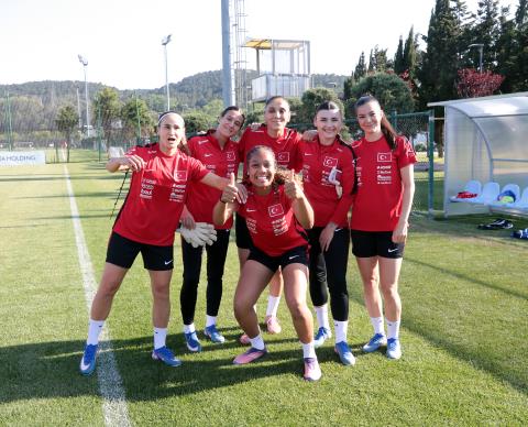 bayan a ulusal kadromuz kirlanda ve malta maclarinin hazirliklarina devam etti 5 6Ky7S3Kc