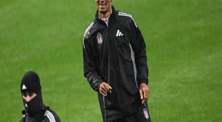 Beşiktaşlı futbolcu Felix Uduokhai'nin mutlu günü! 1 besiktasli futbolcu felix uduokhainin mutlu gunu 93XIifpJ