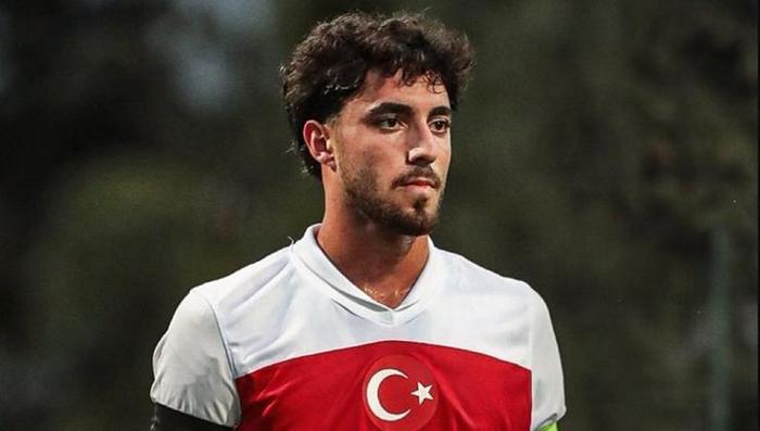 besiktasta italianonun birinci transferi asik r oldu ezeli rakipten geliyor 3 aFmpReDH