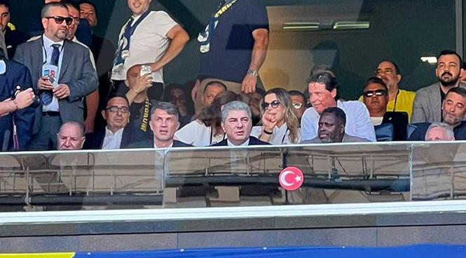 CANLI | Fenerbahçe'de kelam sırası Aziz Yıldırım ve Hakan Safi'de! Kongrede beklenen an 22 canli fenerbahcede kelam sirasi aziz yildirim ve hakan safide kongrede beklenen an 1 d3wWvehB
