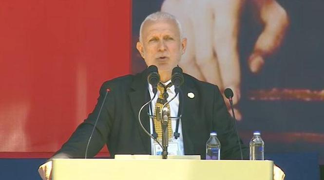 CANLI | Fenerbahçe'de kongrede ortalık karıştı! 'Aziz Yıldırım' tezahüratları sonrası büyük gerginlik 15 canli fenerbahcede kongrede ortalik karisti aziz yildirim tezahuratlari sonrasi buyuk gerginlik 0 Qf8l96yq