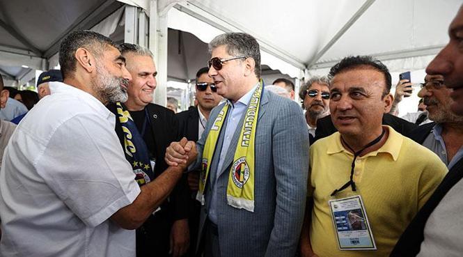 canli fenerbahcede secim gunu aziz yildirim ve hakan safi yarisiyor sandiklar acilmaya YfSPu6m2