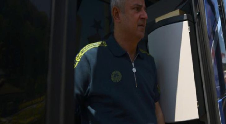 fenerbahce kafilesi duzceye geldi OTJ2i3wm
