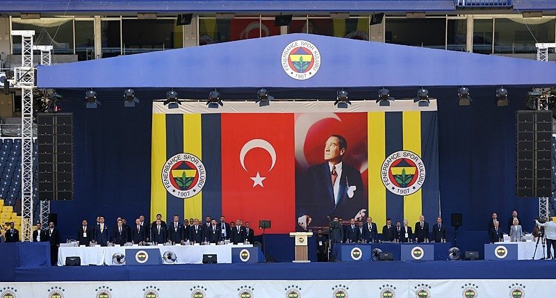 Fenerbahçe kongresinde gerginlik! 3 fenerbahce kongresinde gerginlik 0 PbZQUBbz