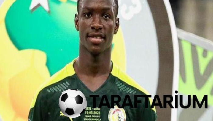 Fenerbahçe transfer bombasını patlattı! İmza için İstanbul'a getirtti 2 fenerbahce transfer bombasini patlatti imza icin istanbula getirtti 0 JwERHjn2