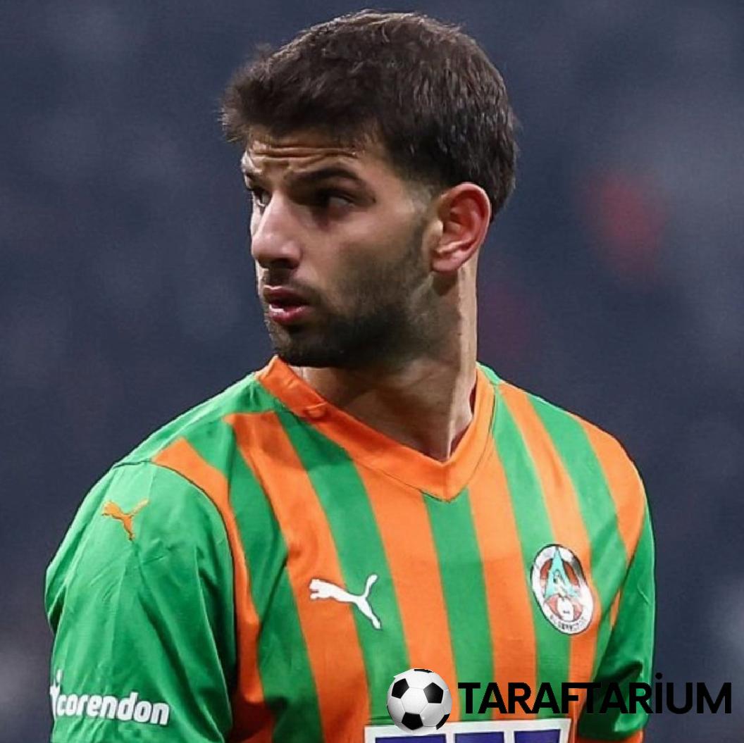 Fenerbahçe ve Galatasaray'dan yeni dönemin birinci transfer derbisi! 13 fenerbahce ve galatasaraydan yeni donemin birinci transfer derbisi 11 iqPEXZY6