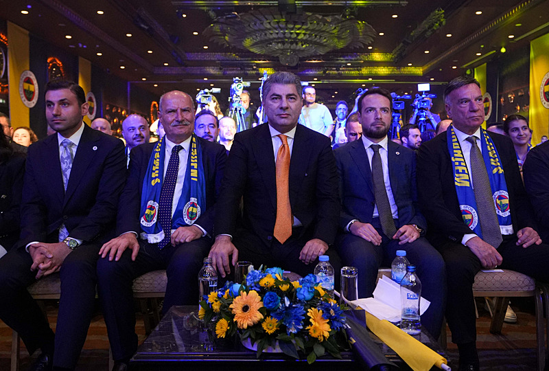 Fenerbahçe'de Hakan Safi'den 100 milyon euro'luk çılgınlık! 4 fenerbahcede hakan safiden 100 milyon euroluk cilginlik 2 ci3lTvOy